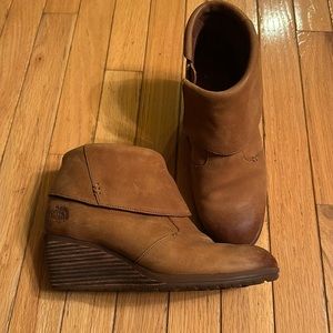 Northface wedged bootie